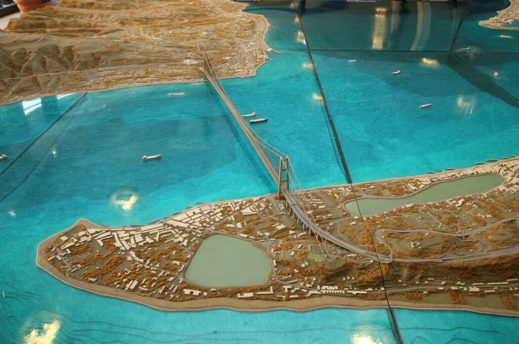 ponte sullo stretto modellino