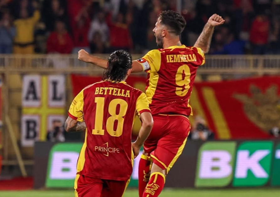 Esultanza Catanzaro Iemmello