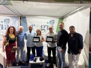 Foto gruppo amministrazione e Gal T. dopo talk a Fondachelli Fantina