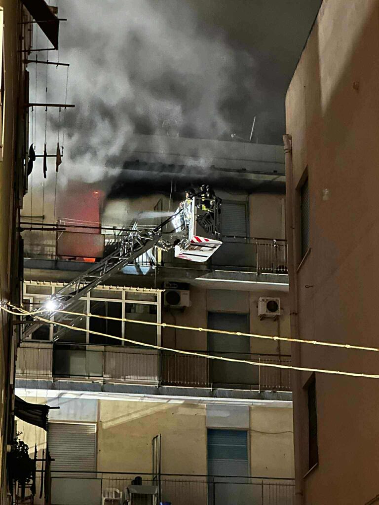 incendio reggio calabria