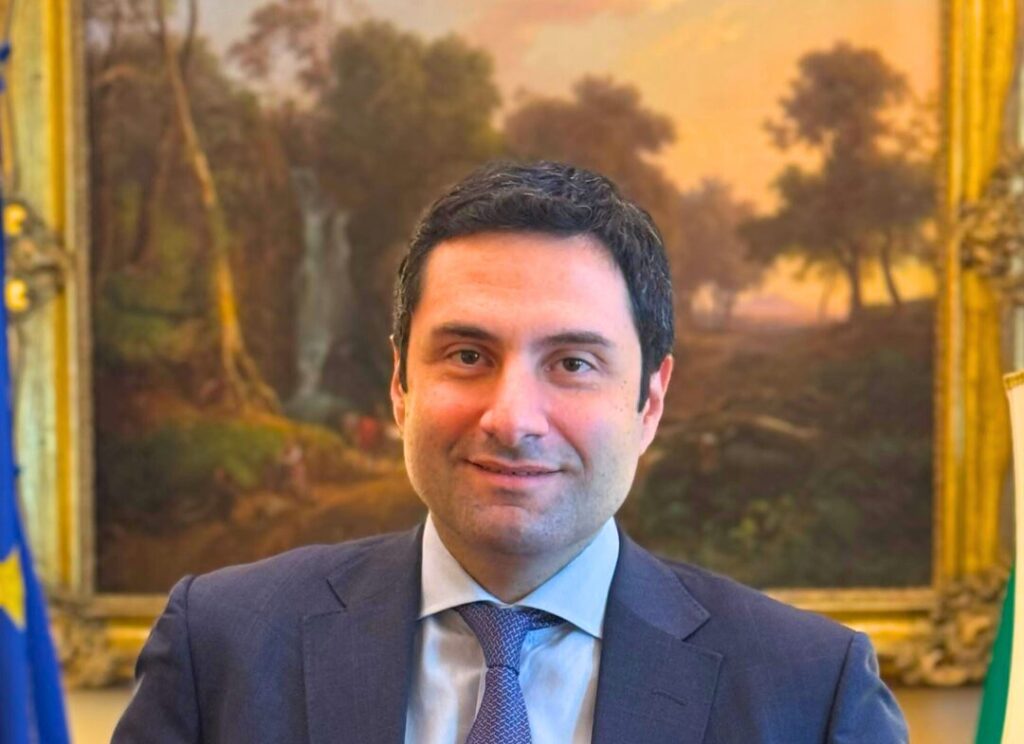 Onorevole Andrea Gentile