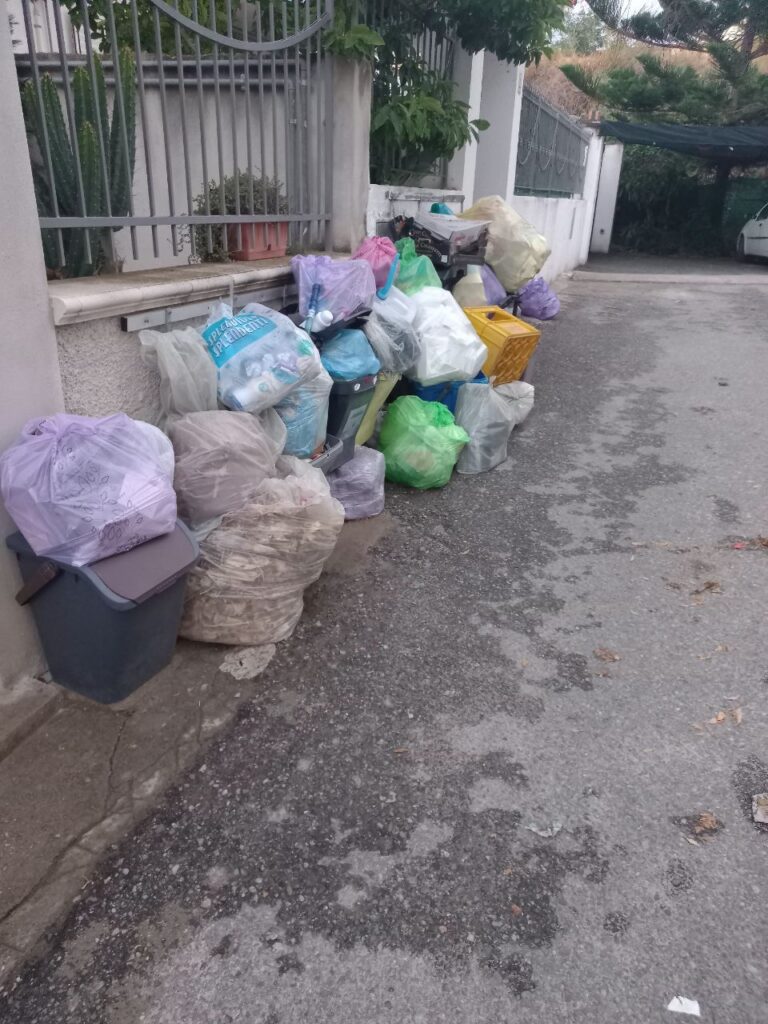 Spazzatura via Pozzicello a Gallico