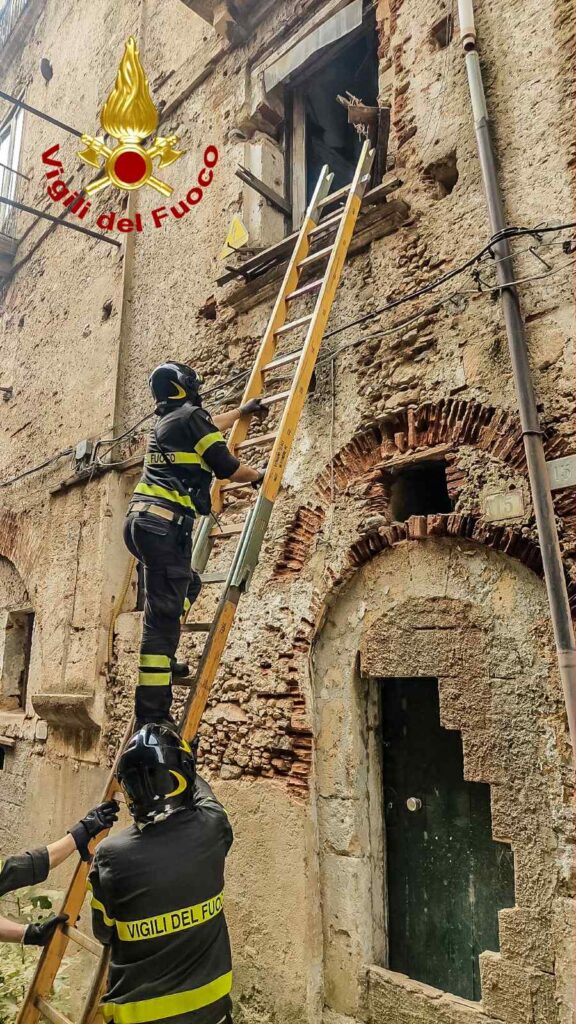 crollo solai cosenza