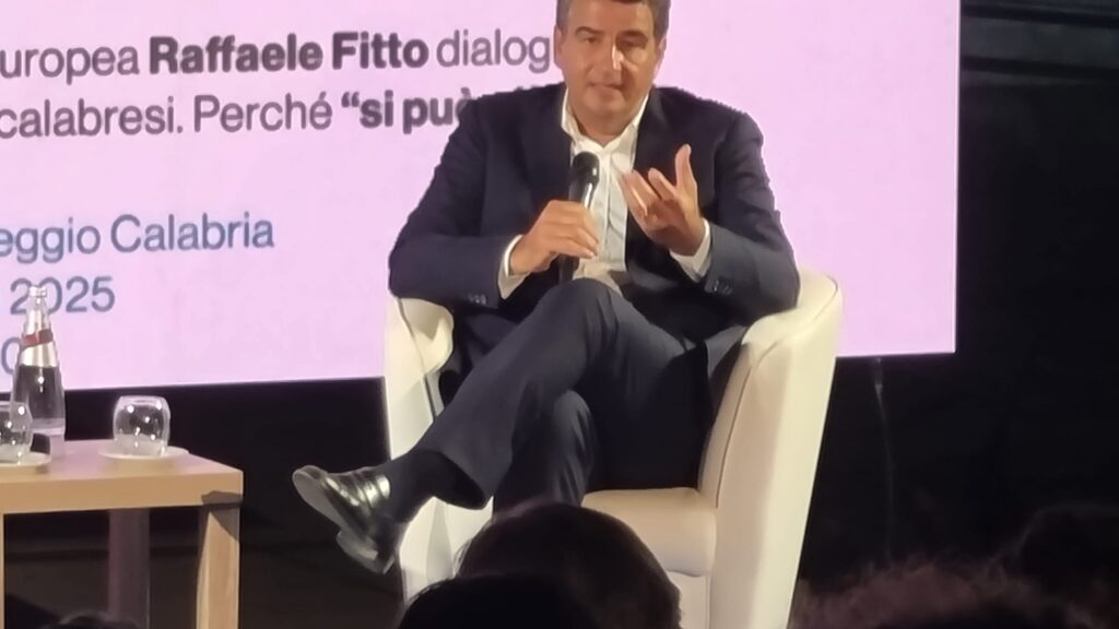 evento con Raffaele Fitto a Piazza de nava