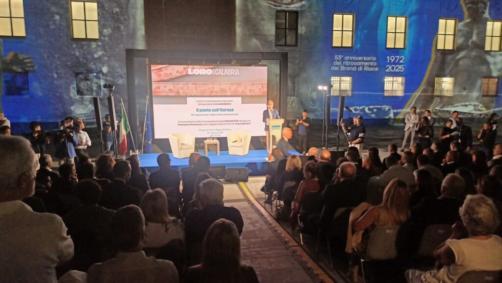 evento con Raffaele Fitto a Piazza de nava