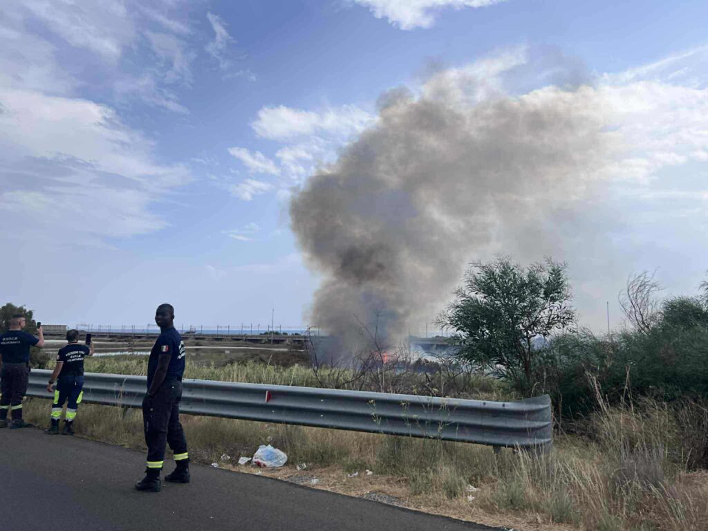 incendio laghetti saline