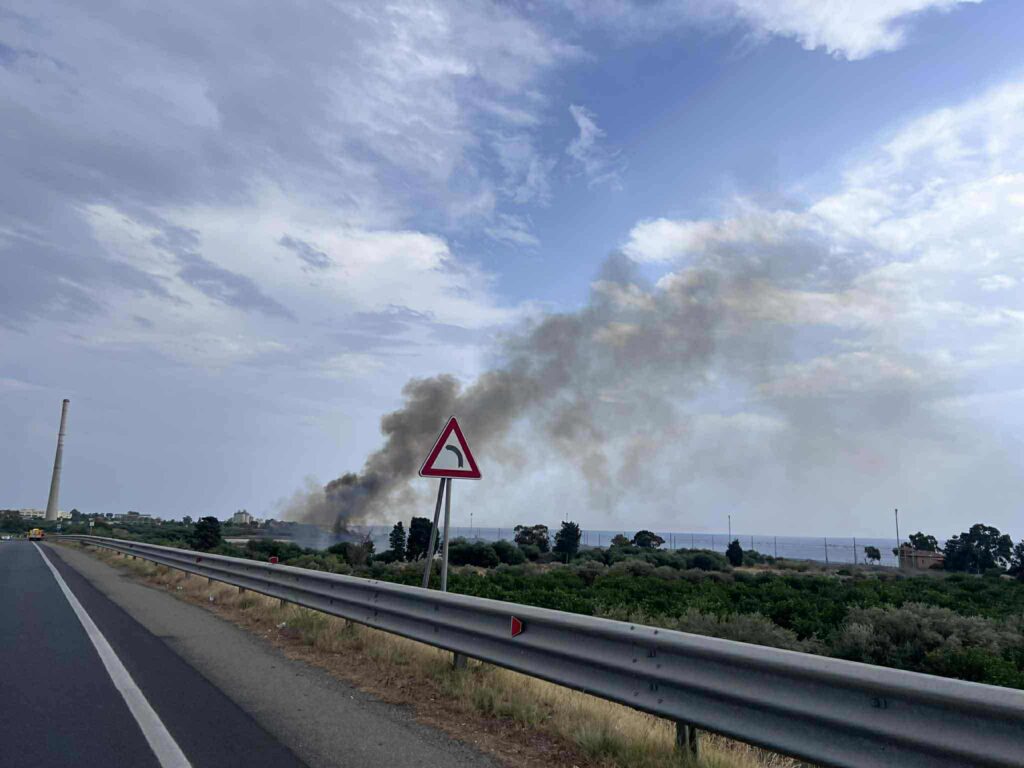 incendio laghetti saline