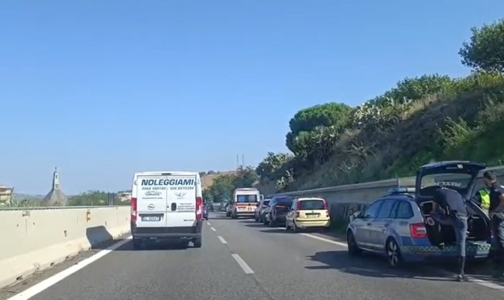 incidente polizia stradale ambulanza