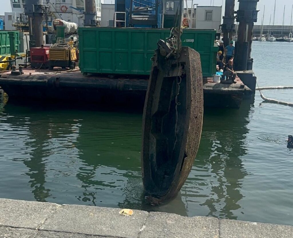 rimozione relitti nel porto di Catania