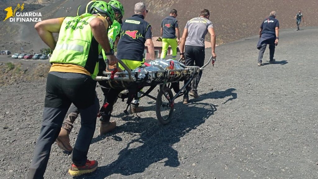 soccorso turisti feriti etna