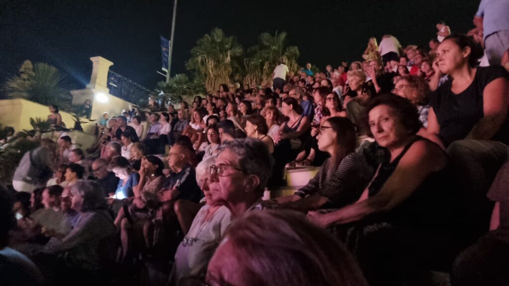 spettacolo la vedova allegra arena dello stretto 29 agosto 2025