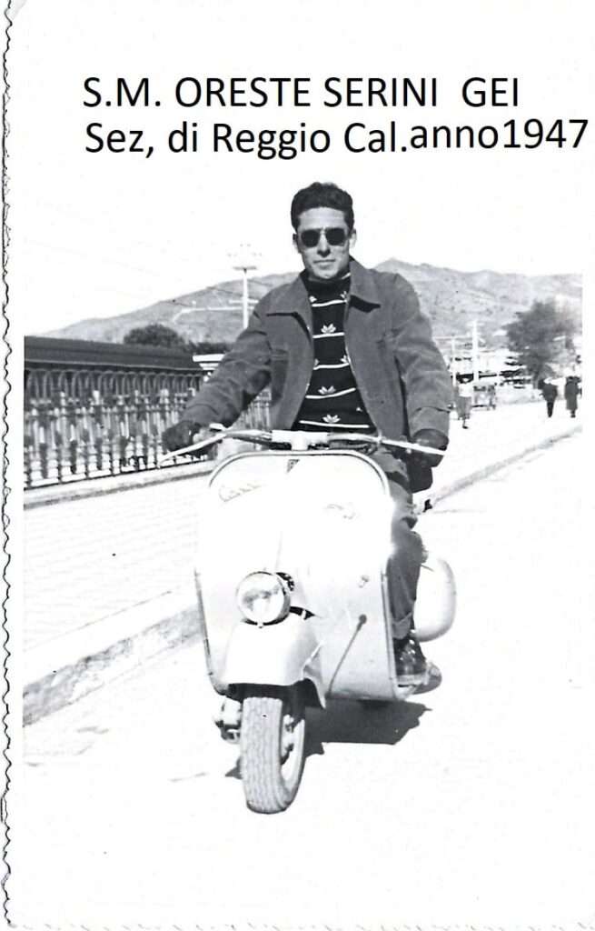 1947, Oreste Serini sul lungomare di Reggio in sella al suo scooter Vespa