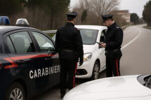 Carabinieri fermano auto
