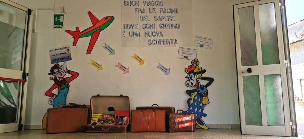 Alunni Radice Alighieri accolti da personaggi Disney