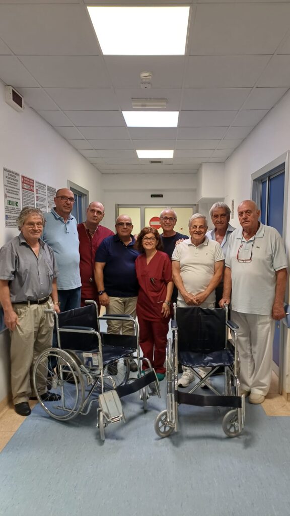 Associazione Portatori della Vara dona 10 carrozzine GOM