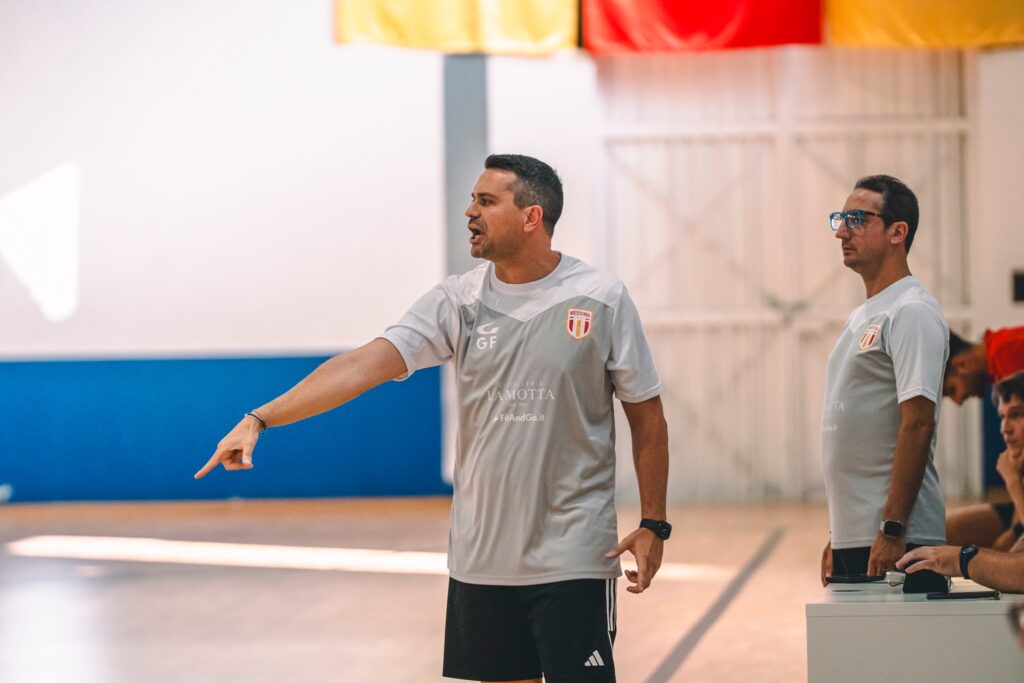 Il tecnico Giuseppe Fiorenza in panchina 1 (MESSINA FUTSAL)