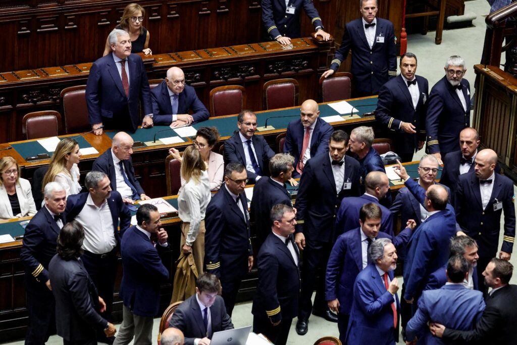 Ok camera a separazione carriere riforma della giustizia, bagarre in aula e proteste