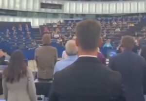 Parlamento UE minuto silenzio Charlie Kirk