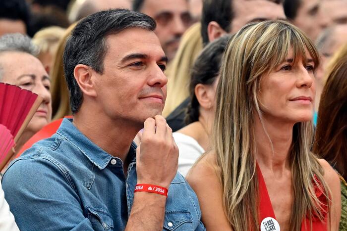 Pedro Sanchez e Begona Gomez
