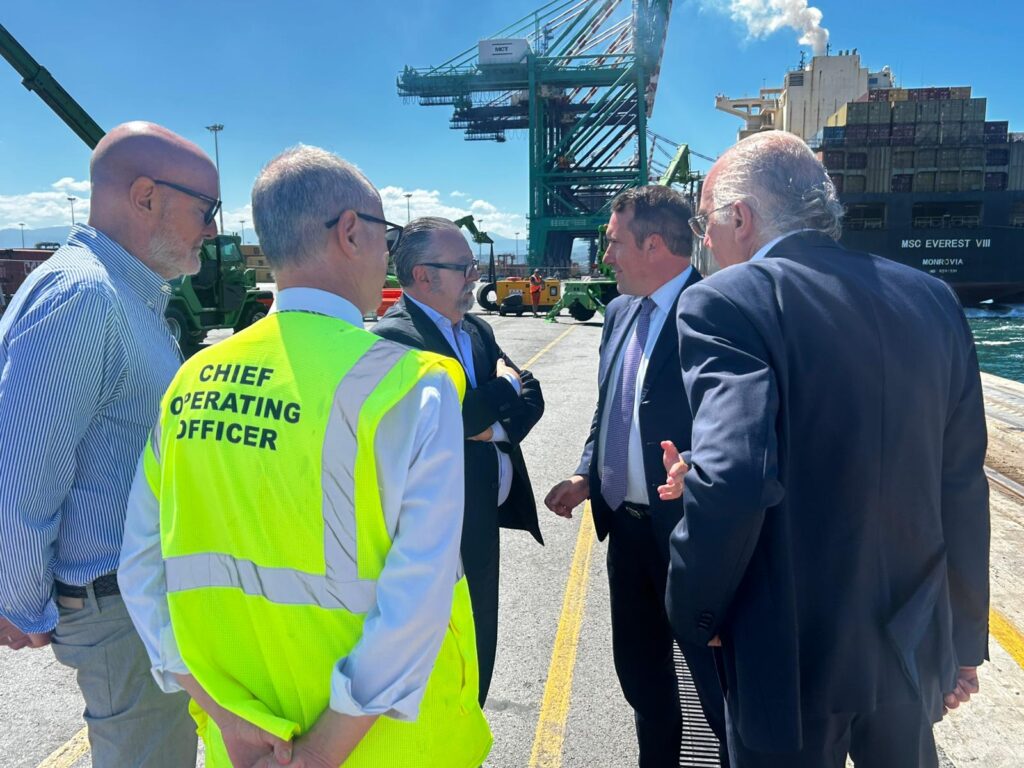 Porto di Gioia Tauro il Commissario straordinario Paolo Piacenza riceve il Direttore Generale dell'Arpacal Michelangelo Iannone