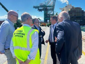 Porto di Gioia Tauro il Commissario straordinario Paolo Piacenza riceve il Direttore Generale dell'Arpacal Michelangelo Iannone