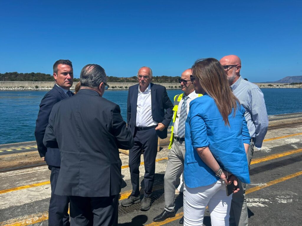 Porto di Gioia Tauro il Commissario straordinario Paolo Piacenza riceve il Direttore Generale dell'Arpacal Michelangelo Iannone