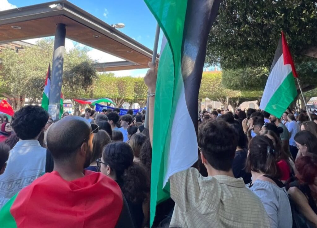 Protesta ProPal Piazza Cairoli Messina