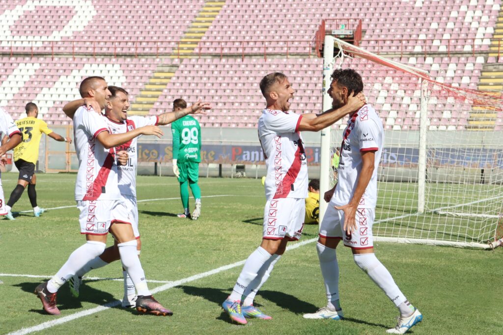 Reggina-Nissa esultanza gol Ferraro
