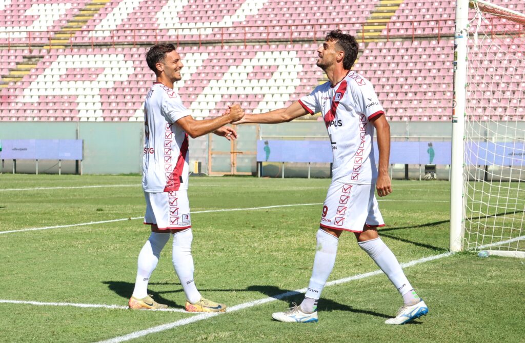 Reggina-Nissa esultanza gol Ferraro con Blondett