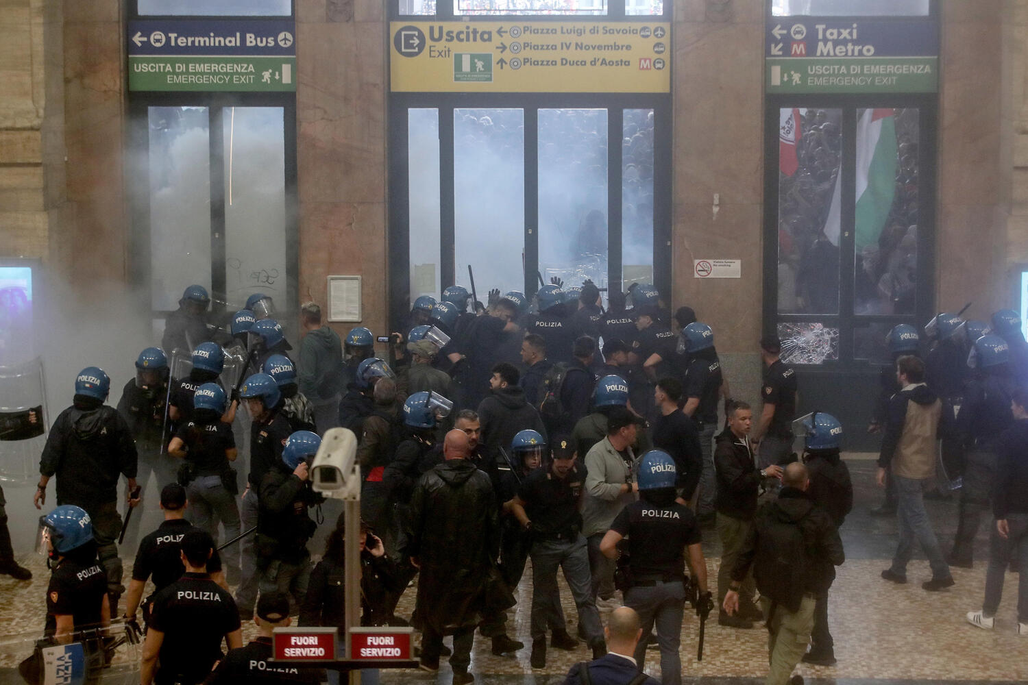‘BLOCCHIAMO TUTTO’, L’ITALIA SCENDE IN PIAZZA PER GAZA