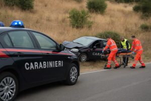 ambulanza carabinieri incidente