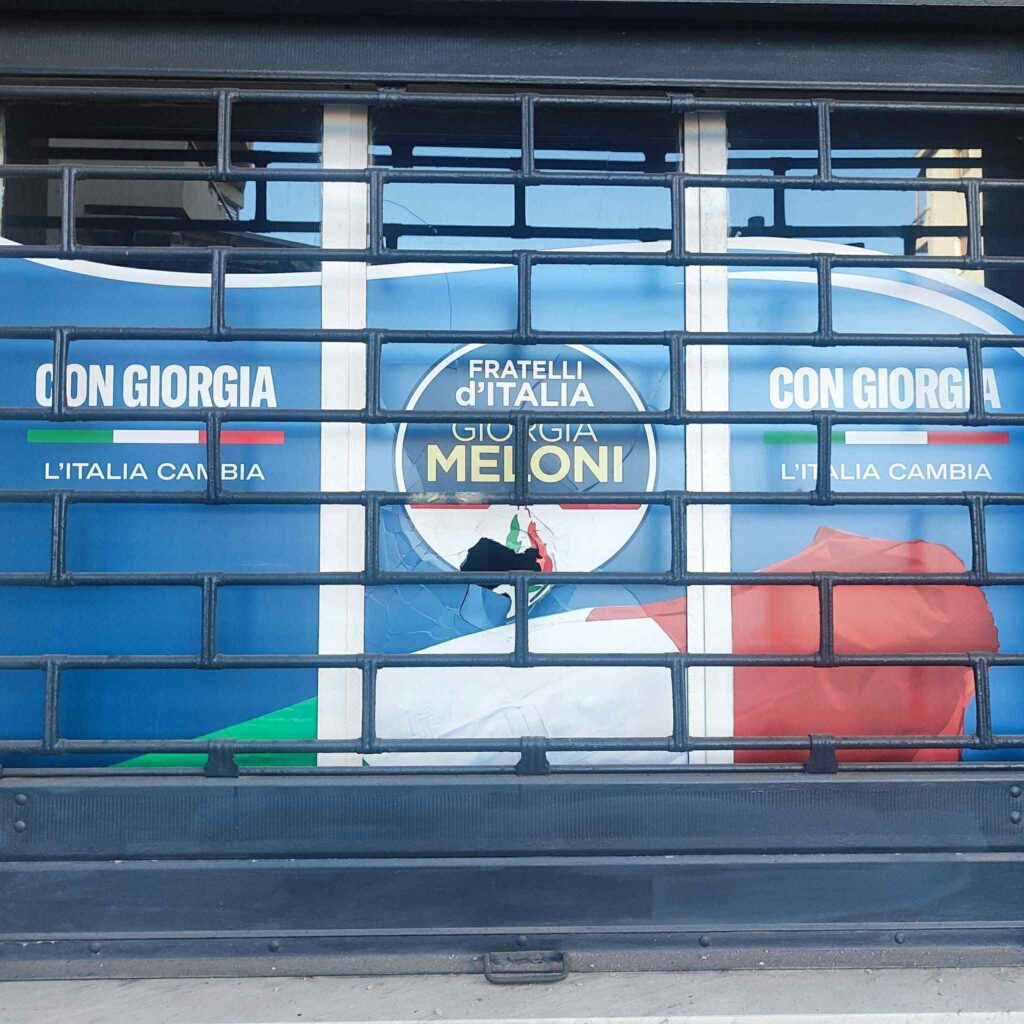 atto vandalico sede fratelli d'italia villa san giovanni