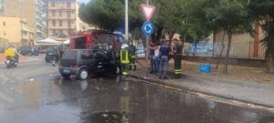 auto in fiamme viale europa