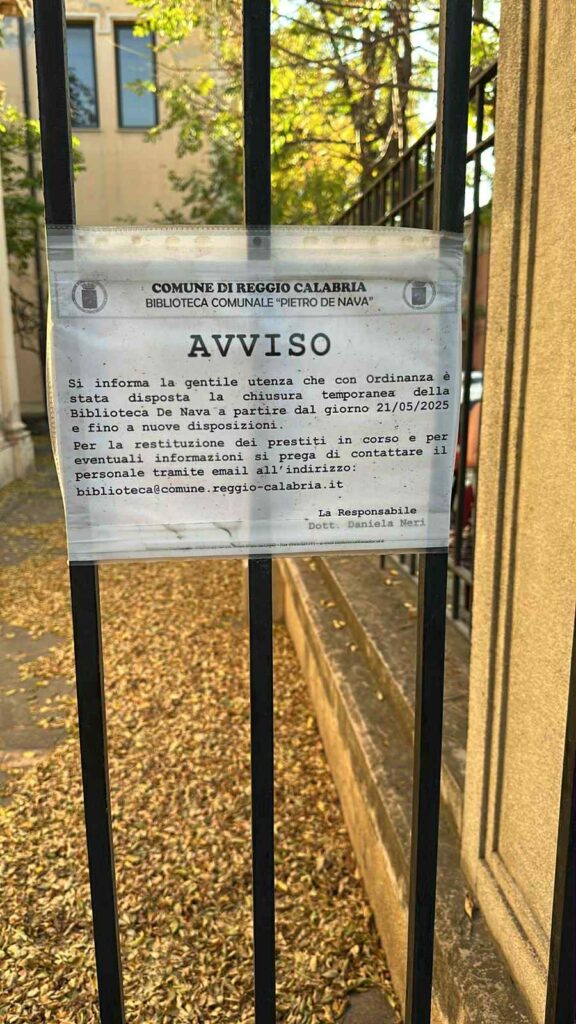 biblioteca reggio calabria chiusa