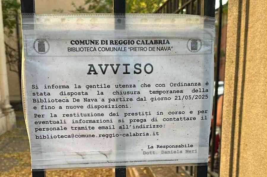 biblioteca reggio calabria chiusa - Copia