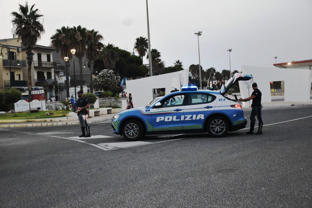 crotone controlli polizia