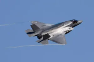 f 35 italiani in estonia