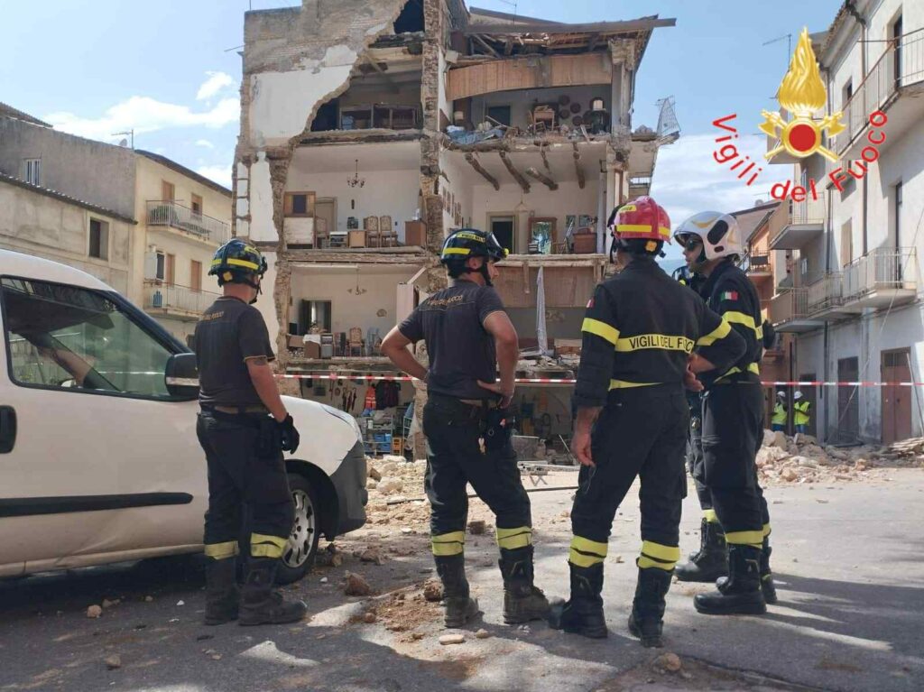 lamezia terme crollo palazzo