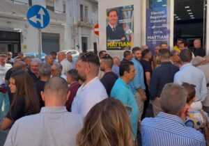 mattiani apre la sede elettorale a Reggio Calabria