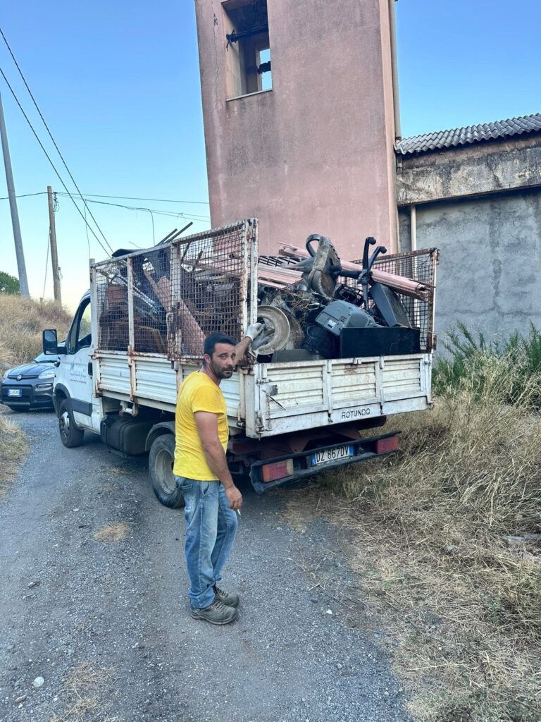 rimossi rifiuti ingombranti a montebello