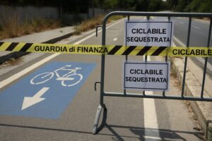 sequestro pista ciclabile
