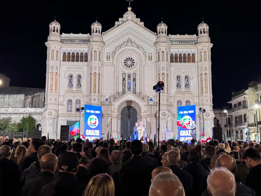 Comizio Forza Italia Piazza Duomo Reggio Calabria
