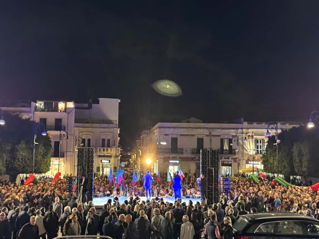 Comizio Forza Italia Piazza Duomo Reggio Calabria