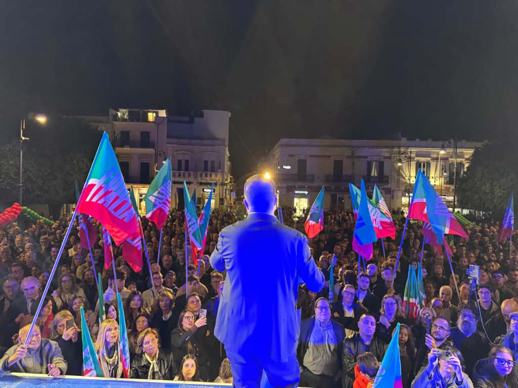 Comizio Forza Italia Piazza Duomo Reggio Calabria