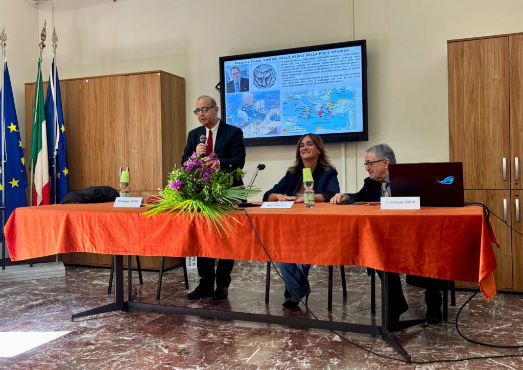 Consegna borsa di studio Fondazione Tripodi Righi Reggio Calabria