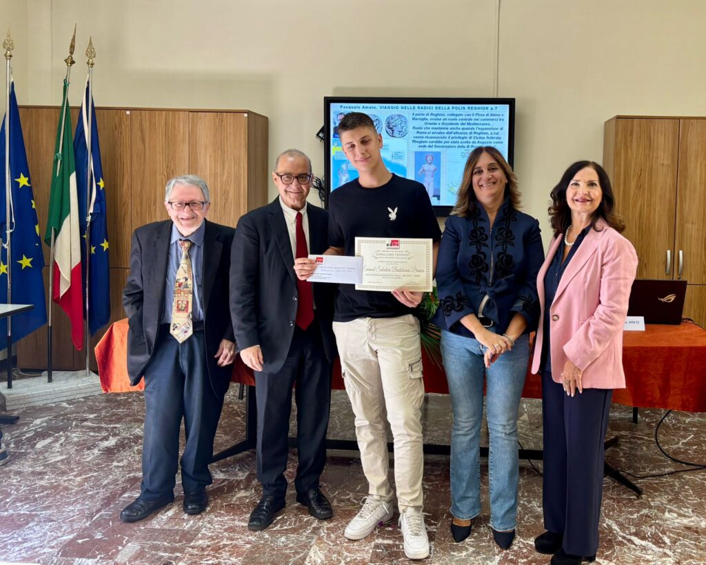 Consegna borsa di studio Fondazione Tripodi Righi Reggio Calabria