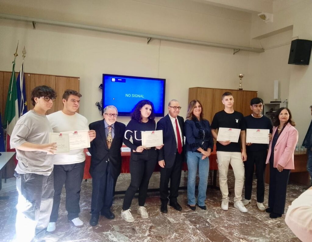 Consegna borsa di studio Fondazione Tripodi Righi Reggio Calabria