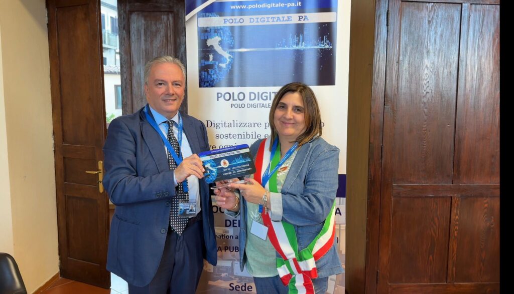 Consegna della targa Emilio De Rango Luisa Marino