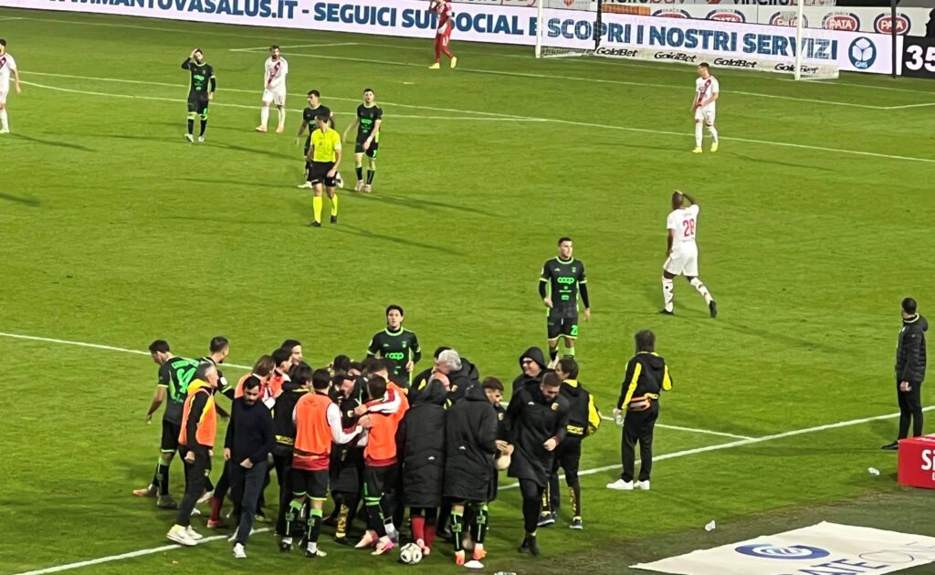 Esultanza gol Catanzaro a Mantova