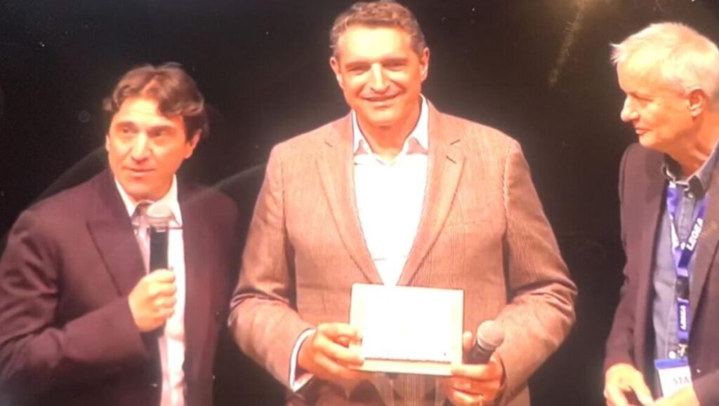 Giandomenico Stilo premia Luigi De Siervo (1)